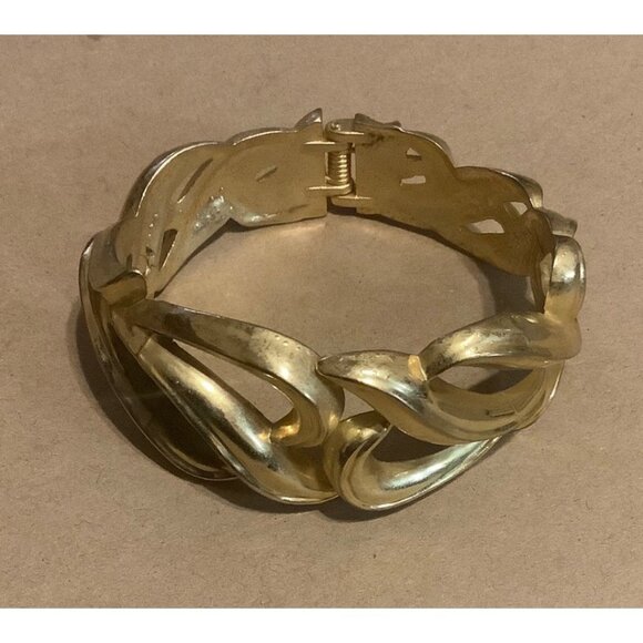 Vintage Jewelry - Vintage Gold Tone Metal Heart Script Spring Hinged Clamper Bracelet Elegant